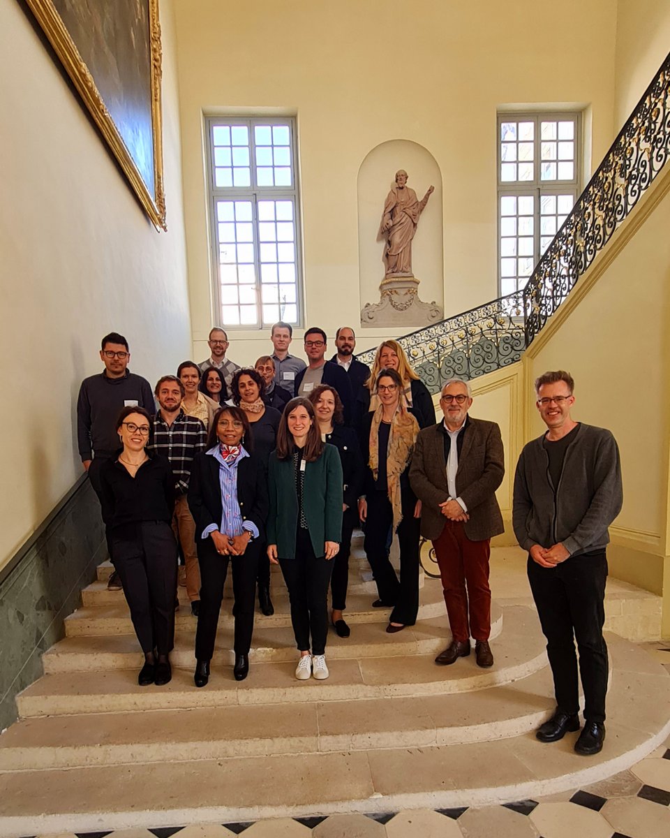 📸 Our constructively discussing group of #researchers needs a coffee break ☕️ to strengthen for further fruitful exchange at the #Yscript kick-off meeting at the beautiful Centre International Hotel Dupanloup of @Univ_Orleans. #mRNA #biotech @EUeic