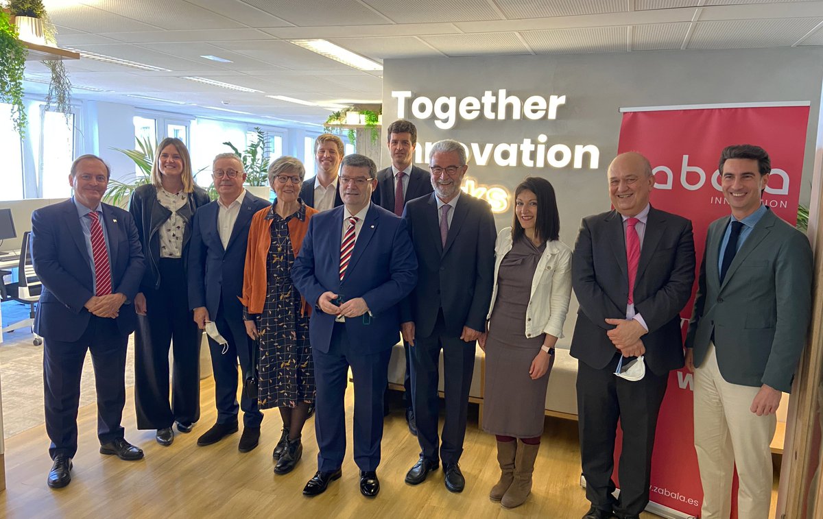 ¡Estamos de inauguración! 🍾🍾🍾

Nuestro crecimiento en País Vasco se consolida. Debido a este aumento, ¡nuevas oficinas!🏢

Hoy ha sido la inauguración oficial a la que ha acudido, junto a la familia Zabala, el alcalde de Bilbao <a href="/juanmariaburto/">Juan Mari Aburto</a>

zabala.es/noticias/zabal…