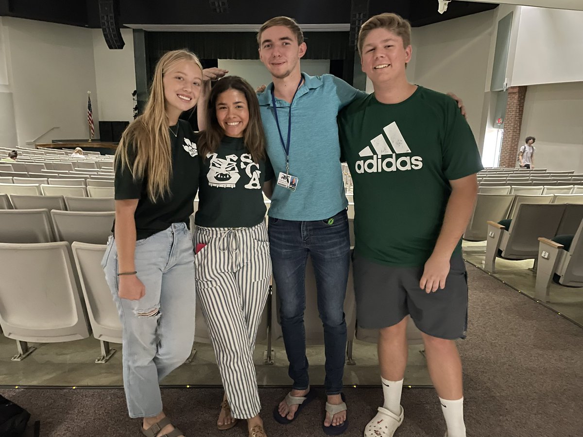EvanaFretterd's tweet photo. Day 2 of the senior meeting and again  #proud of the @fpchs2022 for their behavior &amp; accomplishments. We distributed ~500 caps &amp; gowns but if you still need yours next distribution dates are on Schoology. @raygiaccone and Makiya Fitzgerald did a SUPERB job hosting! @FPCHS https://t.co/417k6ye3g7