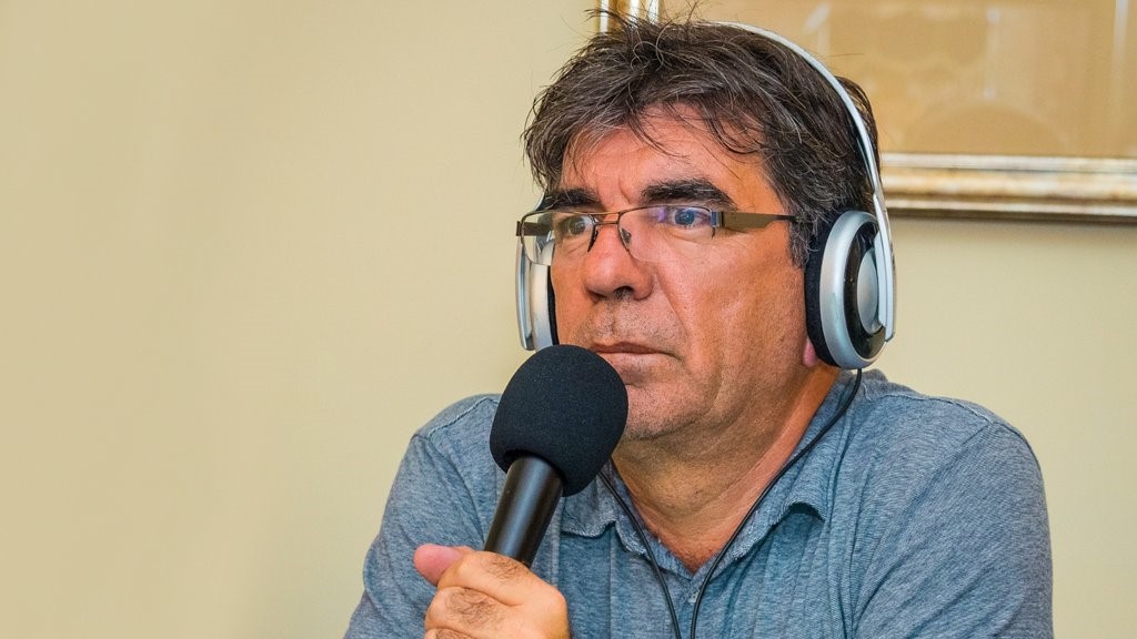 RBetisFundacion's tweet photo. El @RealBetis muestra su máximo pesar por el fallecimiento de Santiago Roldán, jefe de Deportes de @canalsur, muy vinculado a nuestra entidad a lo largo de toda su carrera. 

DEP un gran periodista y un mejor bético 💚 https://t.co/nbb34iRhGr