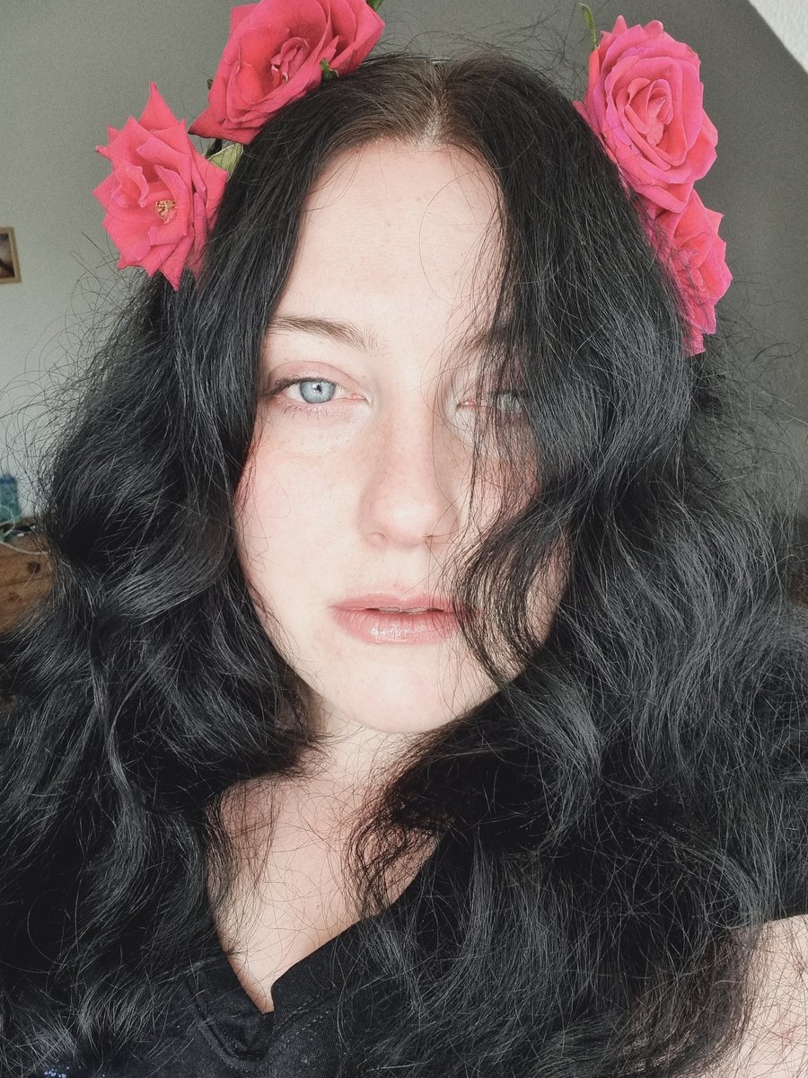 Shadow_Realm_ma's tweet photo. Lovely 🌹rose💗

#Rose #modeling #plussizewomen https://t.co/RCYsGkeecy