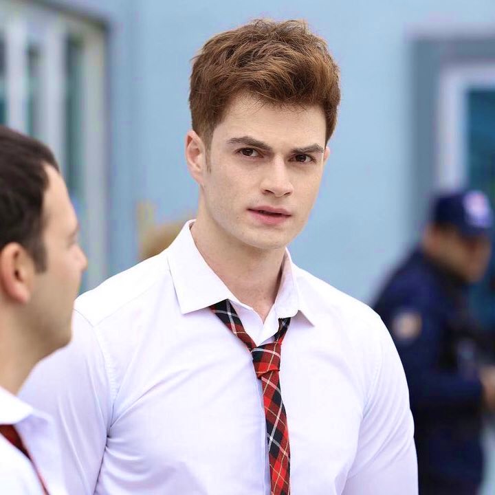 sizce ben bir çılgınlık yapıp köpek kaçırmış mıyımdırr 😜😃

(#AyBer &amp; #kardeşlerim )