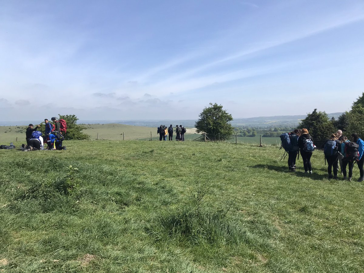 rlsdofe's tweet photo. Gold DofE are at the ivinghoe beacon and ready for a training day @TheRoyalLatin @DofE_Kate @DofESouthEast https://t.co/urOBjGFiIJ