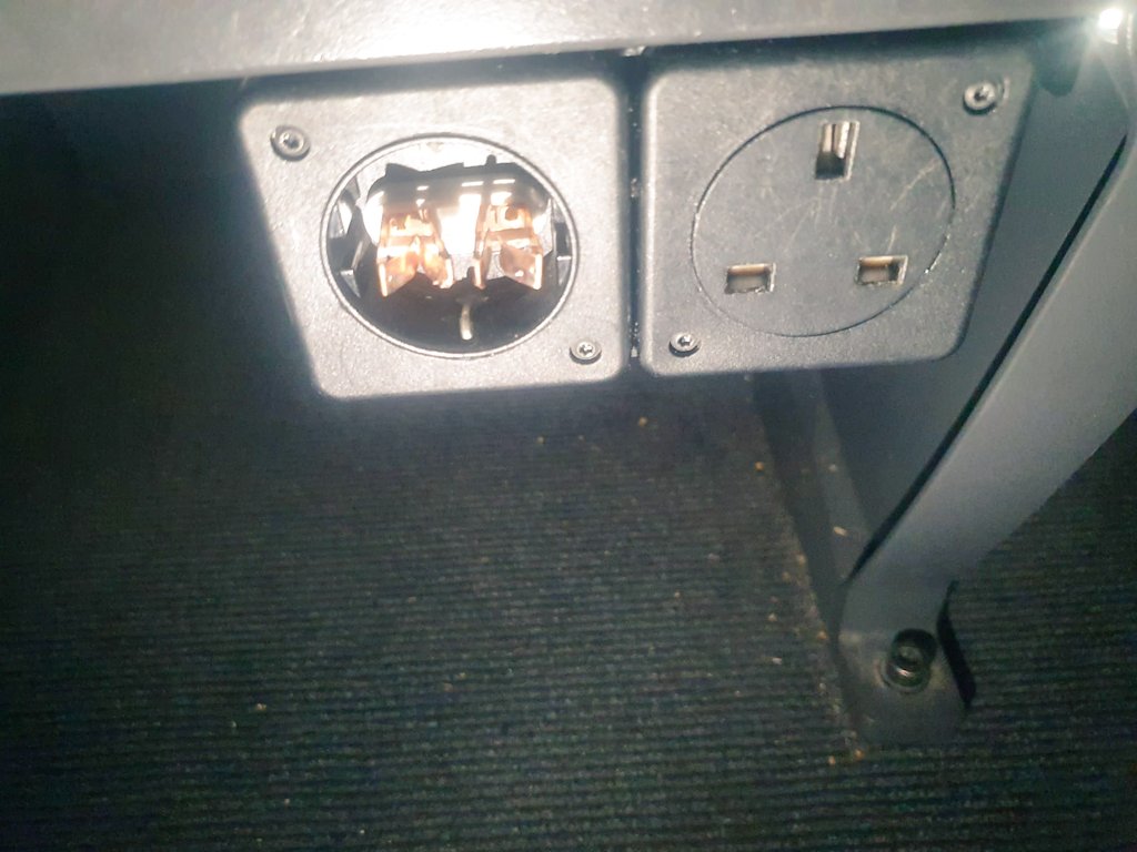 sophiesheth's tweet photo. @eurostarfr @Eurostar @EurostarUK still waiting for you to reply after my daughter was electrocuted on your train live 250 volts and you havent even replied!
This could have costed my daughter's life
#eurostar #livevoltage https://t.co/hPfTSQhiwz