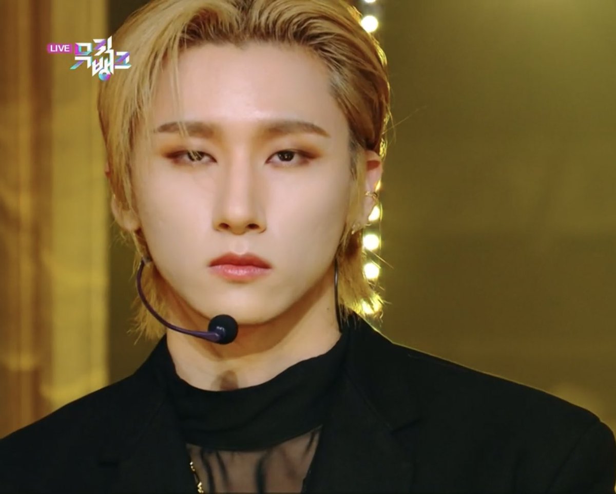 the most gorgeous man 🖤 #아이엠 #IM