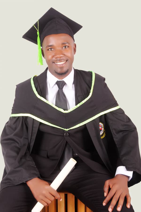 ICANSouthSudan3's tweet photo. We would like to congratulate our Public Relations Manager Mr. Moses Philliph Dananyeno Sakondo for his graduation with Bachelor Degree in Journalism and Mass Communication at Uganda Martyrs University. This is a dream come true. Wishing you a blessed and successful future. https://t.co/V7ir6C2EJ3