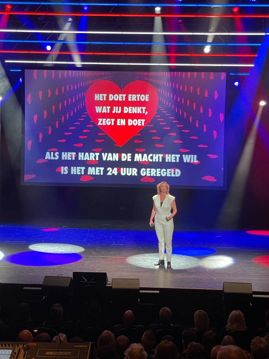 Ik mocht op 5 mei spreken. Over #vrijheid in verbondenheid. Voor kabinetsleden, Rutte en nog een paar honderd mensen. 

Als het hart van de macht het wil, is het met 24u geregeld ❤️💪. 

Terugkijken (mijn talk is de afsluiter):
omroepbrabant.nl/tv/programma/4…