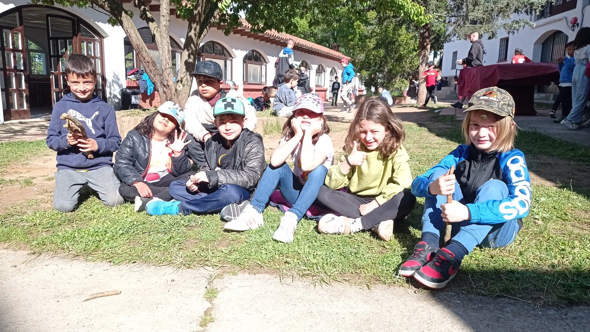 eniapor's tweet photo. Això ja s'acaba!!! Aprofitem l'últim matí a Sant Julià de Vilatorta @immaculadahorta https://t.co/8fBnRnyz9f