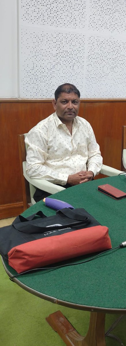 AIR_Bikaner's tweet photo. आज़ादी के अमृत महोत्सव के अंतर्गत  आज रात 10 बजे आकाशवाणी बीकानेर के ढोला मारू चैनल से आप सुनेंगे साहित्यिक पत्रिका साहित्य सुगंध का नया अंक।
 dr ब्रजरतन जोशी की वार्ता होगी..साहित्य क्या और क्यों?
smt कविता मुकेश की कहानी सिलाई मशीन और   sh मुकेश व्यास से उनका काव्यपाठ सुनिएगा। https://t.co/ZqHRJbcwJx