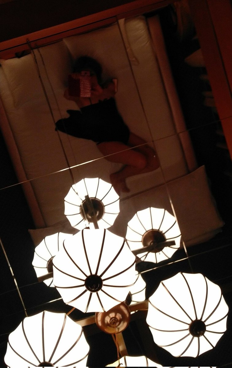 omocha_sen's tweet photo. ここでしばらくの間
主様を待つ。
いつともわからない、いらっしゃるとも限らない。
私自身のお手入れをしながら。
ひどく壊される為に
どこにも不具合がないように。
#プレイ　#主従　#DとS https://t.co/EMneNzuZiR