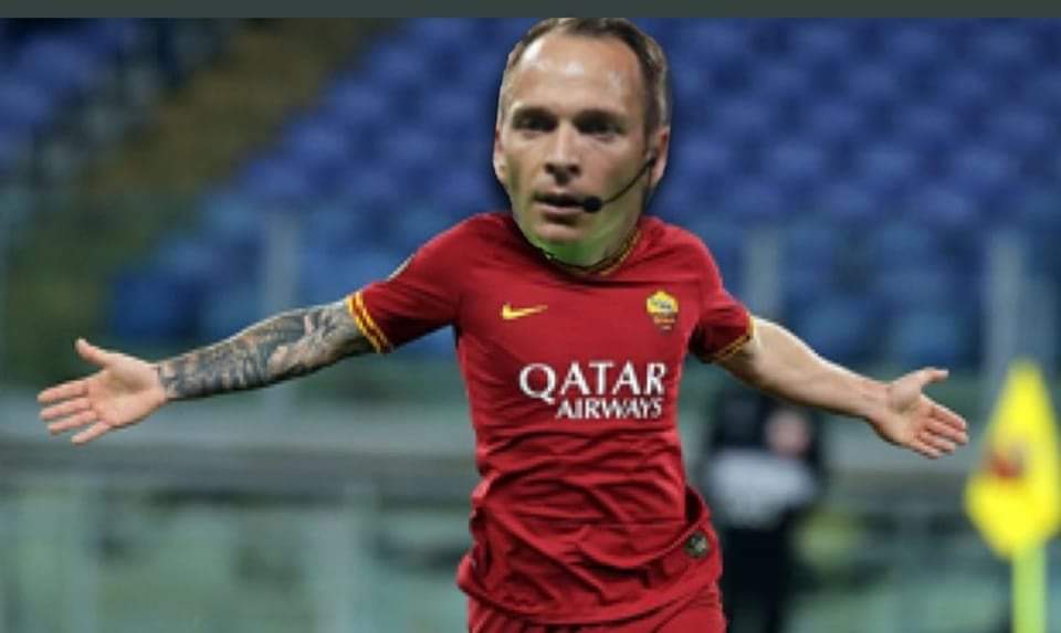 pat_splash's tweet photo. Srdjan Jovanovic in his roma shirt.
This man should never referee again ever and him and his assistants should be investigated. https://t.co/71cFYL28iY