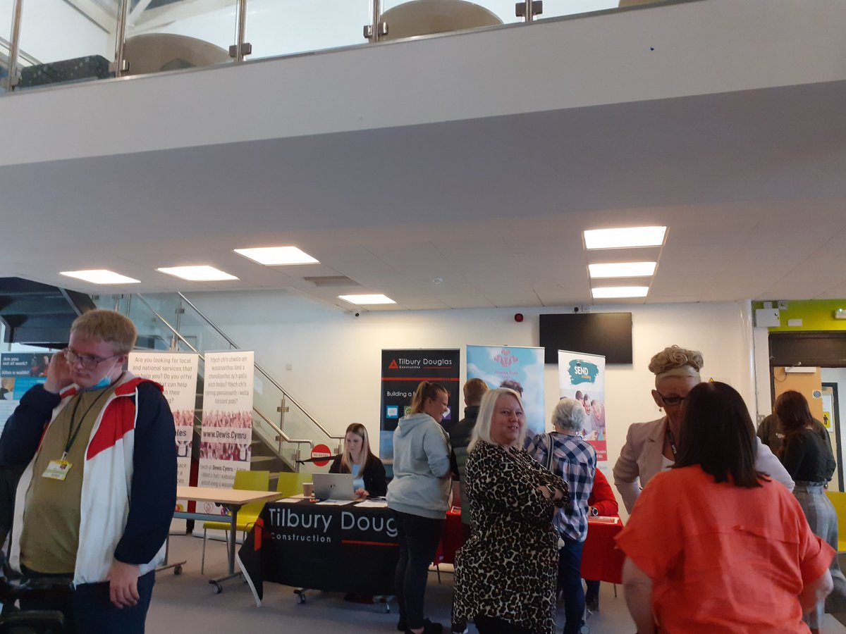 FuturesCymoedd's tweet photo. @ColegyCymoedd great to see our Ystrad Campus Vocational Access learners engaging with partners at their 'What's Next Event' finding out about the pathways available for when they leave college in the summer #partnerships #lifeskills #Additionallearningneeds ❤💙💛💜 https://t.co/Me9sExqZnF