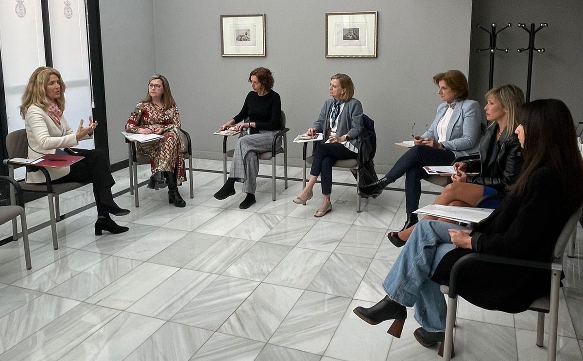 'El techo de cristal en la Abogacía, la brecha salarial, las políticas de conciliación, las situaciones de acoso y la discriminación por razón de género' lo abordamos en Focus Group • <a href="/eREICAZ/">Abogados Zaragoza</a> para 'Estudio #Igualdad en la Abogacía' con <a href="/Abogacia_es/">Abogacía Española</a> y Fundación <a href="/WoltersKluwerEs/">Wolters Kluwer España</a>.