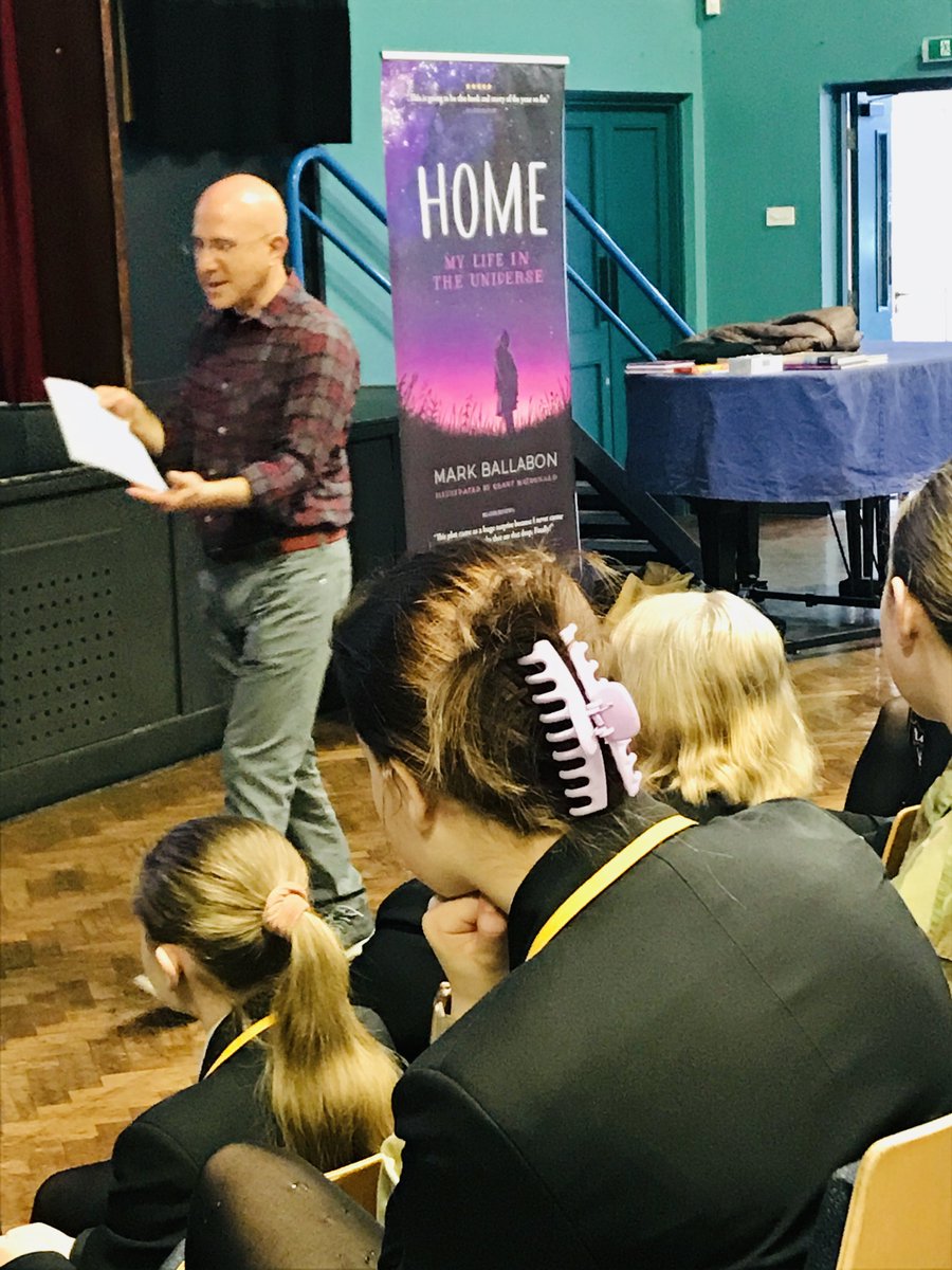 ParkViewCLS's tweet image. Some of our amazing students attended a talk by the author of 'Home. My Life in the Universe' yesterday! 📚

Our students were outstanding and took part in a great interactive presentation! #proudtobeparkview