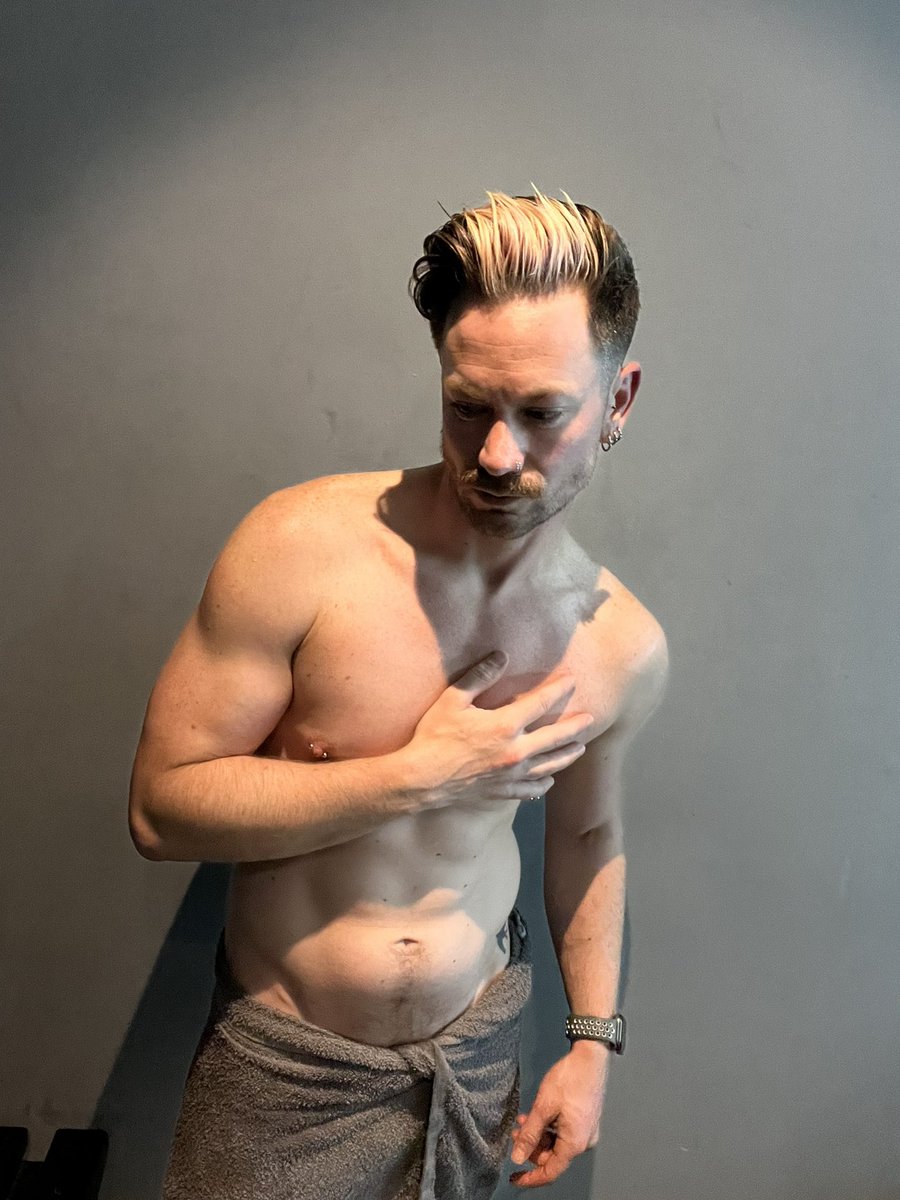 samue1j's tweet photo. I was taking gym progress pics and got carried away https://t.co/m9eHOQIjce