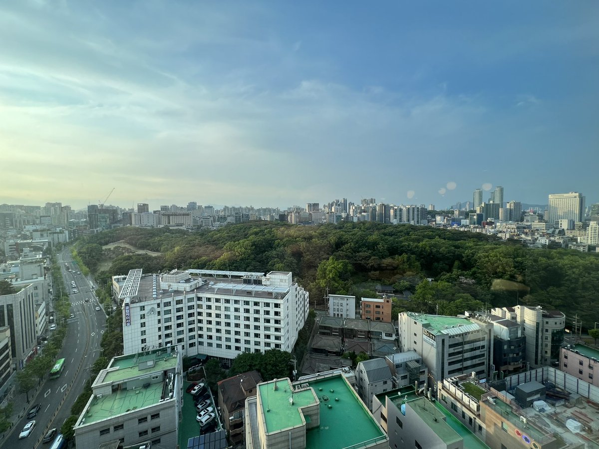The view from the <a href="/SendBird/">Sendbird</a> offices in Korea is beautiful!