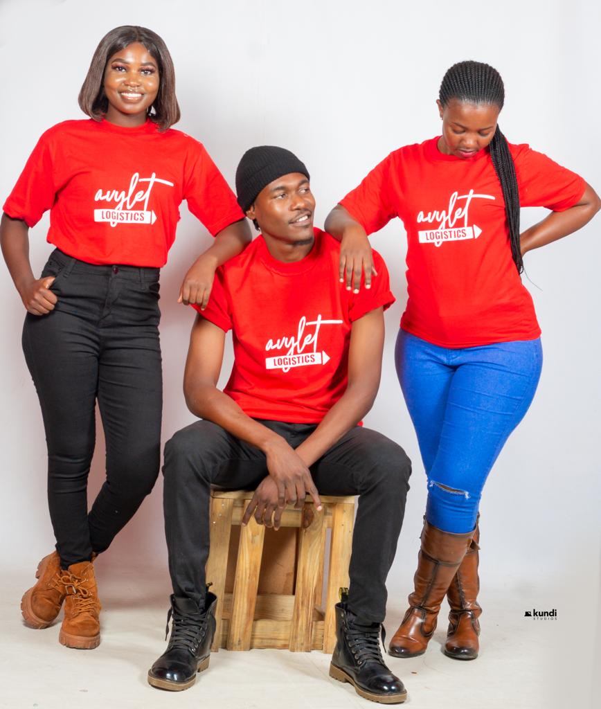 AvyletLogistics's tweet photo. Do business with #Avyletlogistics and get one of these #tshirt
Let us offer you #convenience #beyondborders更加卓越
Get in touch with us on app +86 1431043 or visit us at no 4 Aberdeen road Avondale Harare.
#convenient
#Avyletlogistics 
@EsteemComms 
@takemorem1 
@mavhure1 https://t.co/3bxFdyRvdu