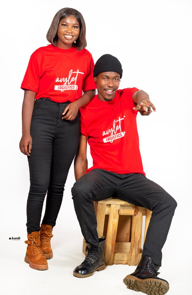 AvyletLogistics's tweet photo. Do business with #Avyletlogistics and get one of these #tshirt
Let us offer you #convenience #beyondborders更加卓越
Get in touch with us on app +86 1431043 or visit us at no 4 Aberdeen road Avondale Harare.
#convenient
#Avyletlogistics 
@EsteemComms 
@takemorem1 
@mavhure1 https://t.co/3bxFdyRvdu