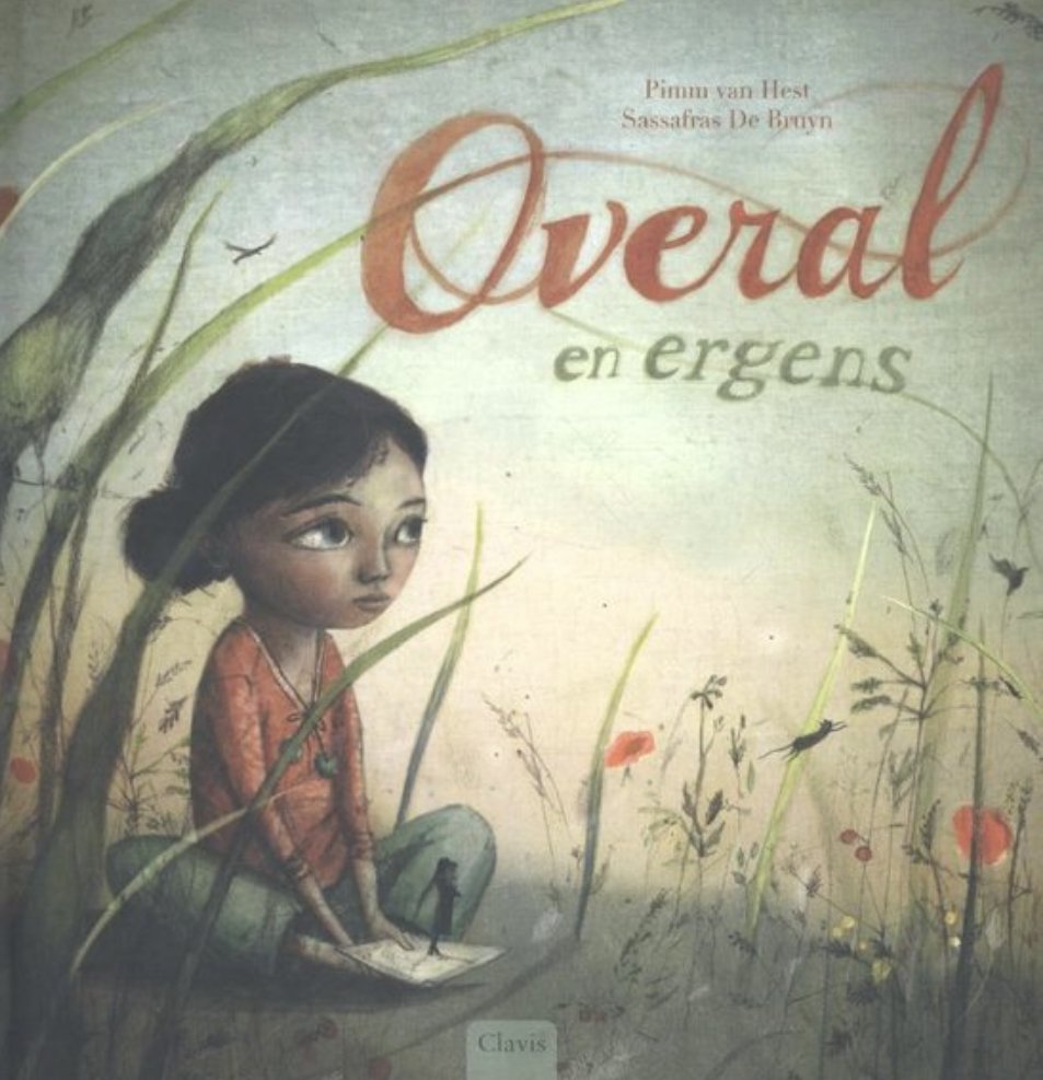 Zondag is het moederdag ! Een fijne dag voor veel gezinnen. Maar wat nu als jouw moeder er niet meer is, is overleden?
Overal en ergens is een prachtig geïllustreerd prentenboek van <a href="/Keobpimm/">Pimm van Hest</a>  en Sassafras de Bruyn. 

#moederdag #moederdagzondermoeder #rouw #kinderen