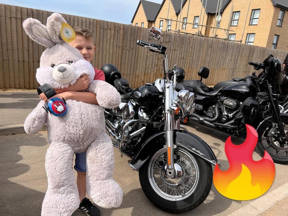 SantasThe's tweet photo. More Easter ride photos https://t.co/HFP9nzUo7s