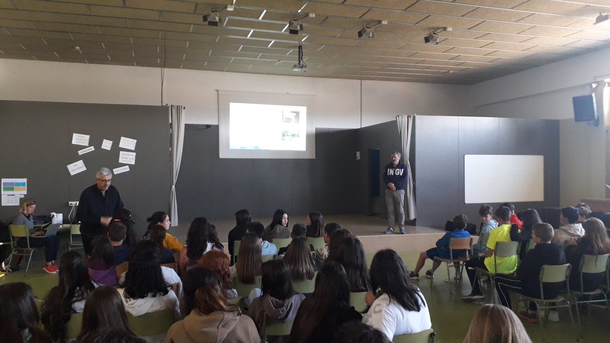savemedcoasts's tweet image. SAVEMEDCOASTS-2 meets the students of the schools of El Perello in the Ebro Delta, Terragona (Spain). Seminars and interactive games on sea level rise are stimulating discussions on what will the delta of the future be like #INGV #ISOTECH, #CTTC, #DGECHO, #SEALEVELRISE