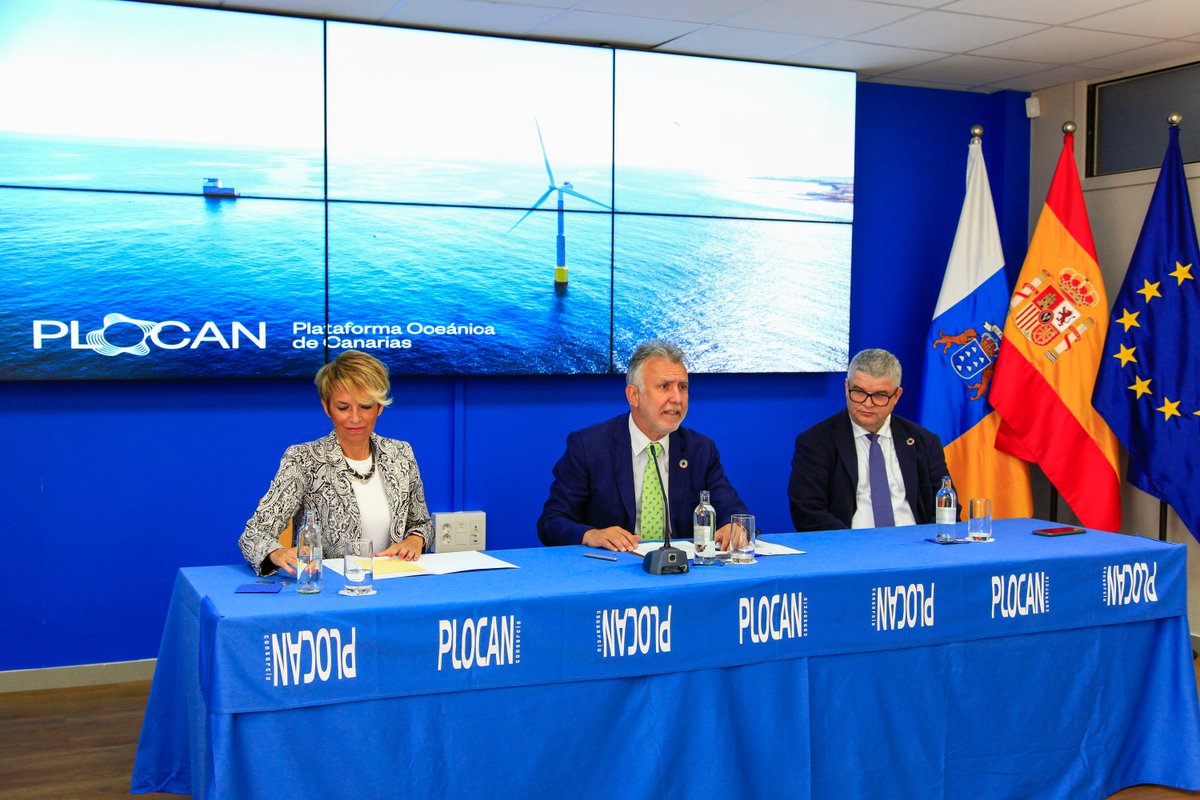 📸 El presidente <a href="/avtorresp/">Ángel Víctor Torres Pérez</a>, junto a la consejera de @EcoGobCan, <a href="/Elenamanez/">Elena Máñez /❤️</a>, y el director de la <a href="/plocan/">Plataforma Oceánica de Canarias (PLOCAN)</a>, <a href="/jhdez32/">Joaquin Brito</a>, presenta el proyecto que permitirá investigar la obtención de #hidrógeno renovable a partir del agua marina

📍 Plataforma Oceánica de #Canarias