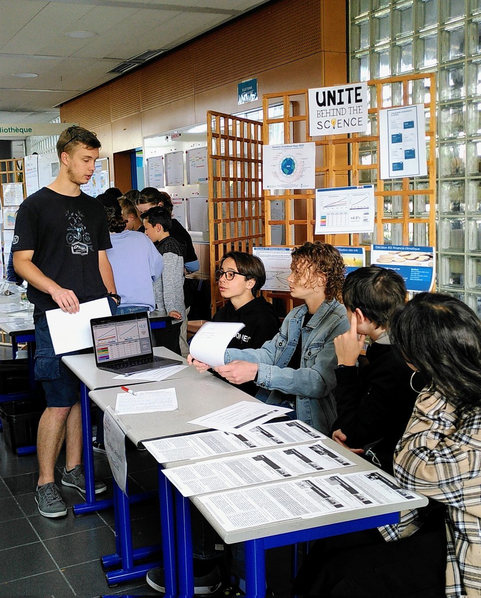 BraveMerC's tweet photo. Le collège @LaFayette036 participe aux rencontres jeunes chercheurs 2022 #RJC36 à l'@IutIndre! Au programme : présentation de l'éco-club et du projet COP in my Classroom #climateinteractive! https://t.co/8GTHgSjUMZ