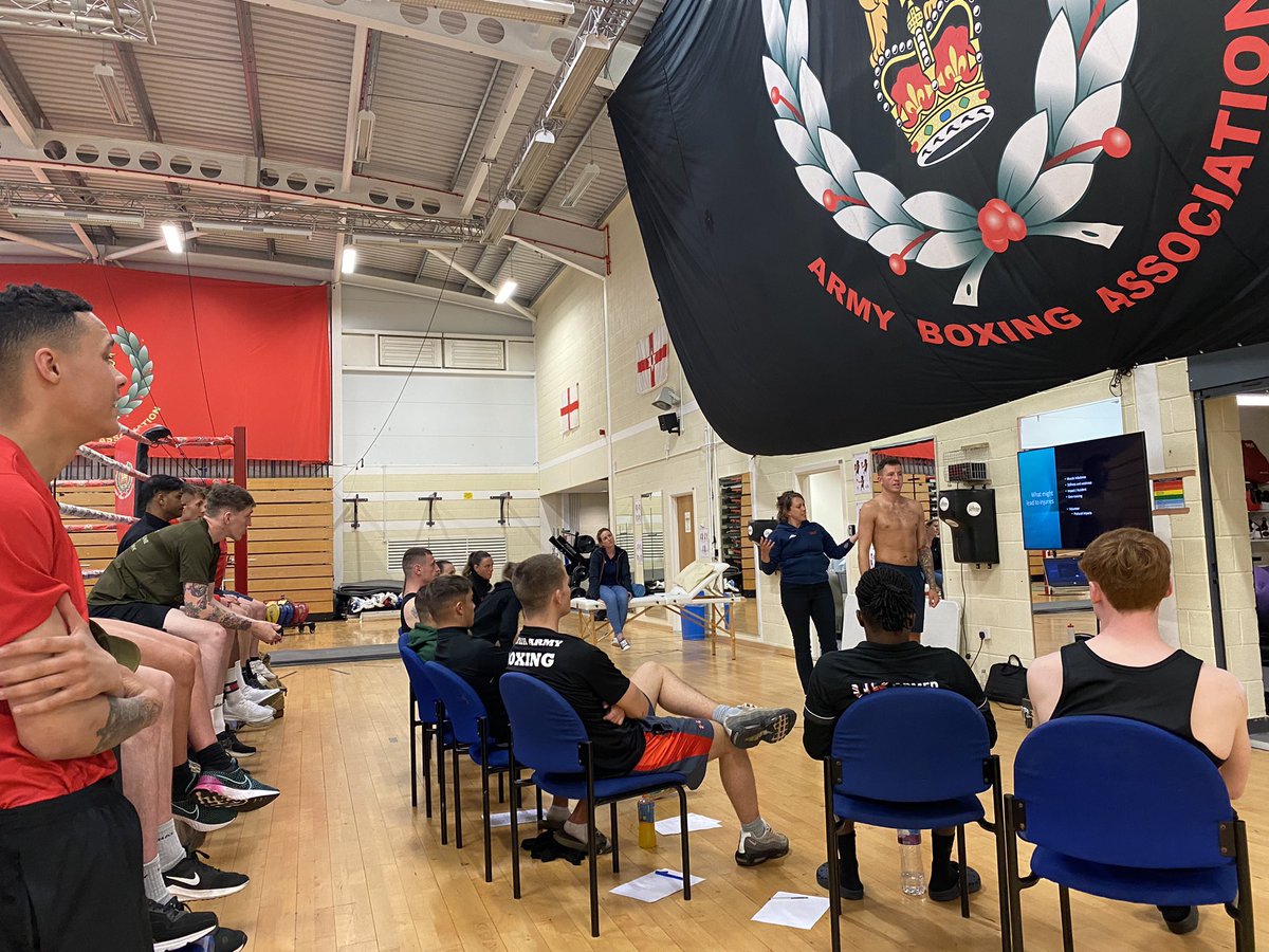 Ben_Stewart_Box's tweet photo. Thanks @AliBooker_RD @JDPsychology &amp; @RachelBustinPT of  @TalentedAthlete @AEAPCentre for delivering 3 workshops on Nutrition, Sports Psych &amp; injury prevention for the @armyboxingteam yday. @ArmySportASCB 
#ABT #BritishArmySport #ArmyBoxing #boxing #boxingtraining #ArmyEliteSport https://t.co/AmSbpcABYu