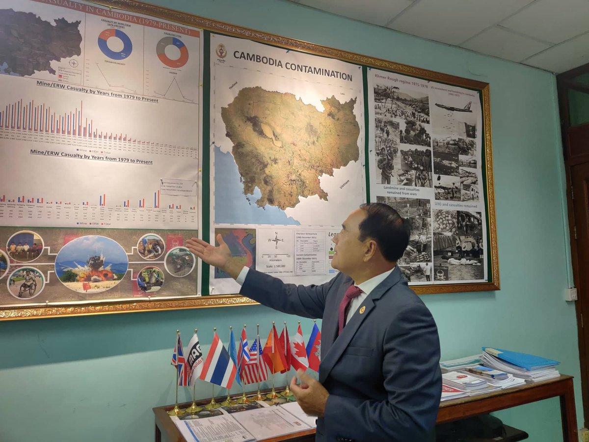 theGICHD's tweet photo. "IMAS is a great, important tool for mine action in #Cambodia🇰🇭. I hope that IMAS will also be an important tool for the rest of the world." shares Ly Thuch - First Vice-President of the Cambodian Mine Action and Victim Assistance Authority.

#20yearsIMAS👉https://t.co/rNswimRu3N https://t.co/hgH0CsaYQ8