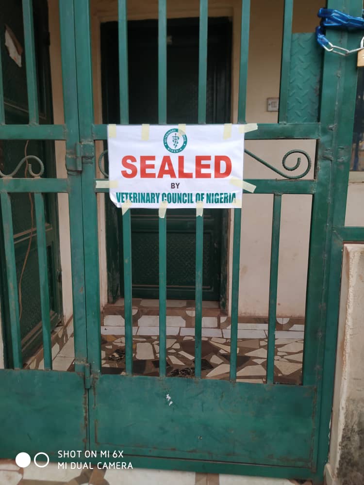 VetCouncilNig's tweet photo. 4 illegal premises sealed and process of prosecution initiated.
Enugu State Veterinary Practicing Premises Committee started Premises Registration enforcement yesterday.
The VCN encourages all State Practice Premise Committee to initiative the same in their respective states. https://t.co/onCDotYhvU