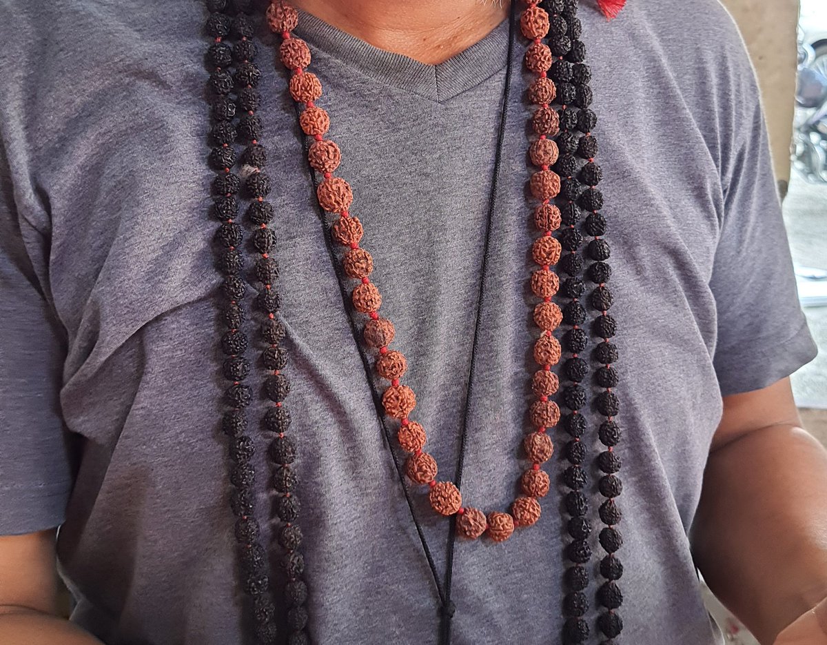 "श्रुतिस्मृतिपुराणानाम् आलयं करुणालयम्,
नमामि भगवत्पादं शङ्करं लोकशङ्करम् ॥"

अद्वैत वेदांत दर्शन के प्रवर्तक एवं सनातन संस्कृति को नव चेतना प्रदान करने वाले देवदूत परम पूज्य आदि गुरु शंकराचार्य जी की जयंती पर आपको हार्दिक शुभकामनाएं।
