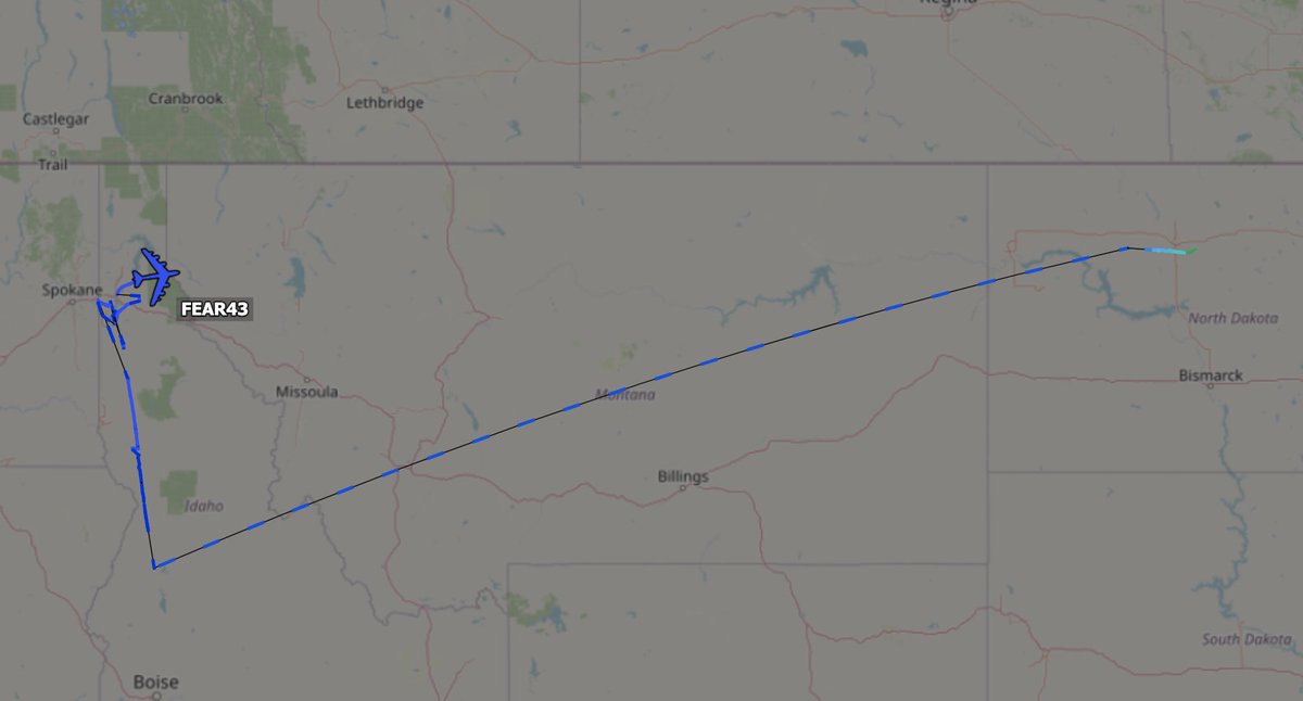 TheSnoopySnoop's tweet photo. Be afraid. VERY AFRAID!
#FEAR43 🇺🇸
#AE589C B-52 Stratofortress 61-0005
Airborne from Minot & over the Spokane area just now at 28,000ft
#haveglass #milair #planespotting #AvGeek https://t.co/wYrPcZESkv