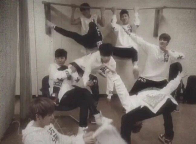 iankook7's tweet photo. its been 2000days since i joined this fandom as an army #happy2000days #tokyolightsv #bts #방탄소년단 https://t.co/t9NZxr4lzW