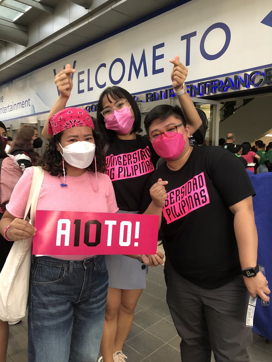 noonaannn's tweet photo. Yes po, nag fan modepo tayo sa THE @rosselle and THE @sosyolohija 💕
Let's go, UP! #UPfight #LeniFight #KikoFight #IlocanosForLeniKiko https://t.co/8t0JFI89Eq