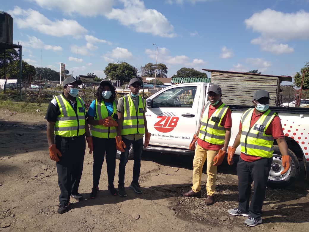 ZIBinsurance's tweet photo. Thank you team ZIB for cleaning up our road Fereday Drive Harare this morning. Let's clean up our country, Let's keep Zimbabwe Clean. #CSR #zib #ComprehensiveInsurance #insurance #keepzimbabweclean  #Zimbabwe https://t.co/ojsqMsYpNb