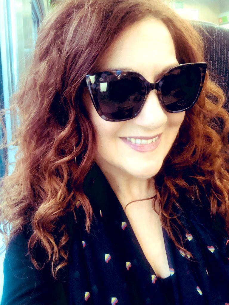 RealShanCothi's tweet photo. Yng nghanol fy sesiwn o YOGA! #limerig #borecothi @BBCRadioCymru honna yw hi heddi - Dewch a hi! Bach o sbort ar ddydd Gwener! Cogs yn troi de! Bydd @APT_AnnaReich da ni yn sgwrsio am YOGA i’r wyneb yn ystod y rhaglen! Edrych mlan i gal eich cwmni 🥰👍💃 https://t.co/etjTNzX79u