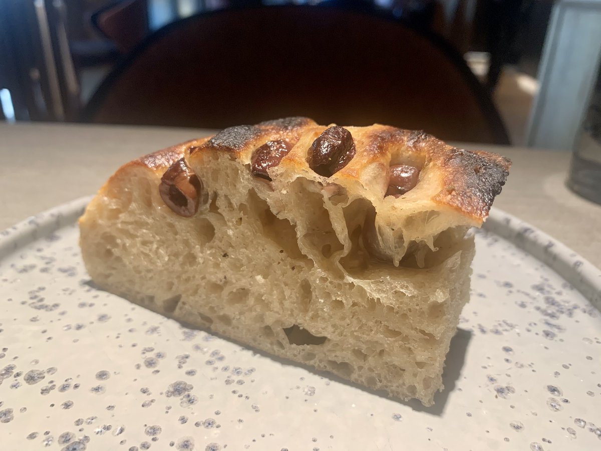 Bonbibendum's tweet photo. Fokacha es un gran restaurante de cocina italiana con los estándares de calidad, exigencia y buen gusto de @Cesarmartincruz, alejado del formato Trattoria imperante en España: caprese, pasta&pizza, tiramisú, al nivel de #Noi o #LaPiperna. @Fokacha_Lakasa https://t.co/uIWFq4inU0
