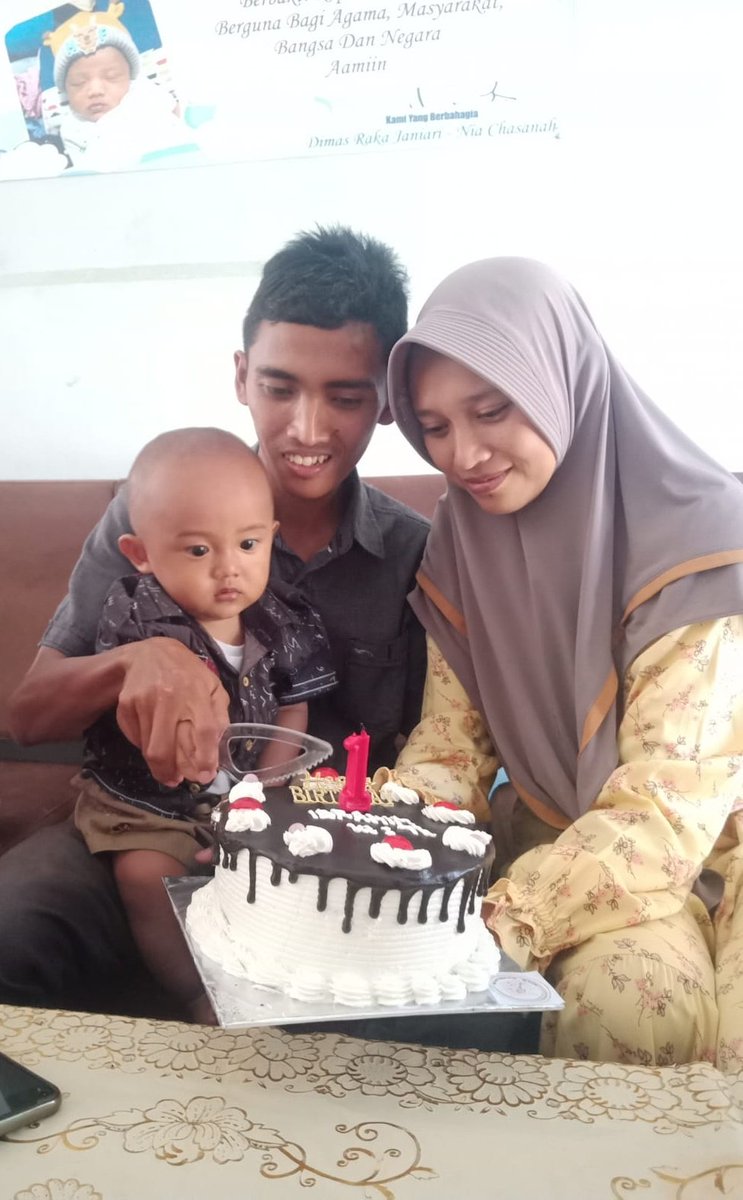 Dimasraka28's tweet photo. berkah barokah umurnya ya anak lanang
selamat satu tahun 💙 https://t.co/42AsY2bSVv