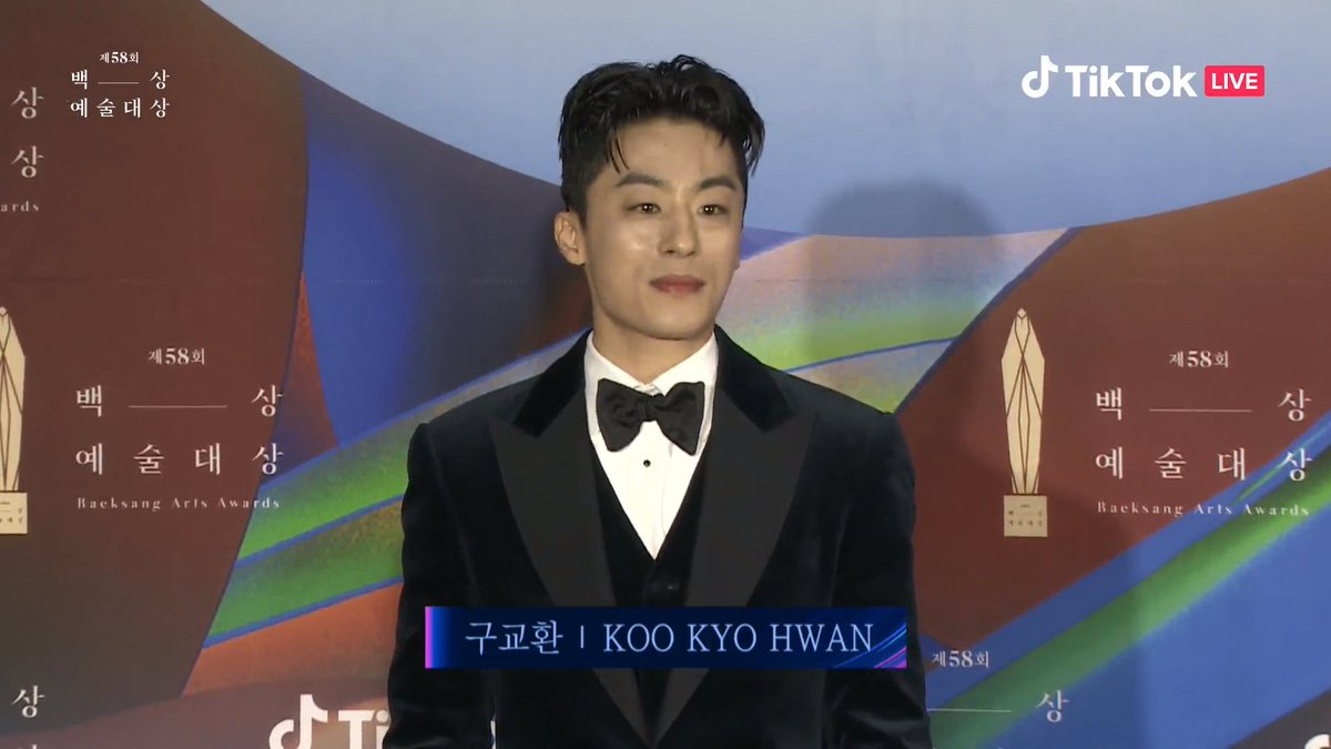 deserterpursuit's tweet photo. And our shining rising star is here too! Actor Koo Kyohwan!

#KOOKYOHWAN #구교환 #DP개의날 #DP #DESERTERPURSUIT #디피 https://t.co/sOWE4O2GKF