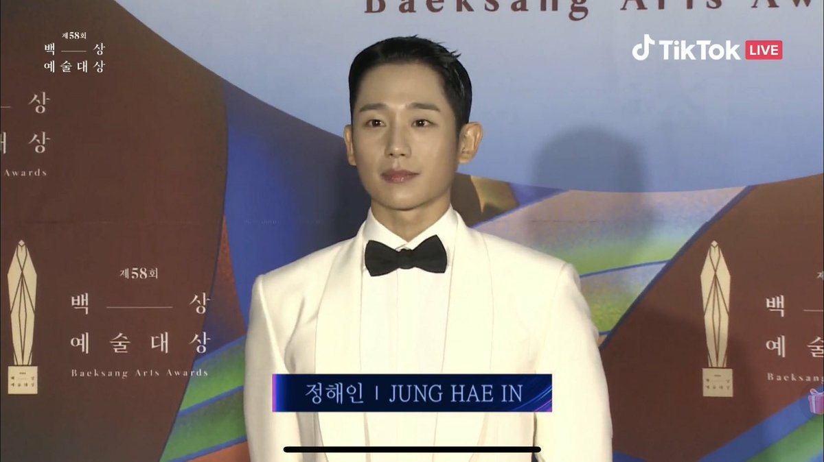 thejunghaein's tweet photo. Jung Haein on red carpet aaahh!!!

58th Baeksang with Haein
#DPerfectActorJungHaeIn 
#BaeksangArtsAwards2022
#정해인 #JUNGHAEIN https://t.co/dauzndNpYM