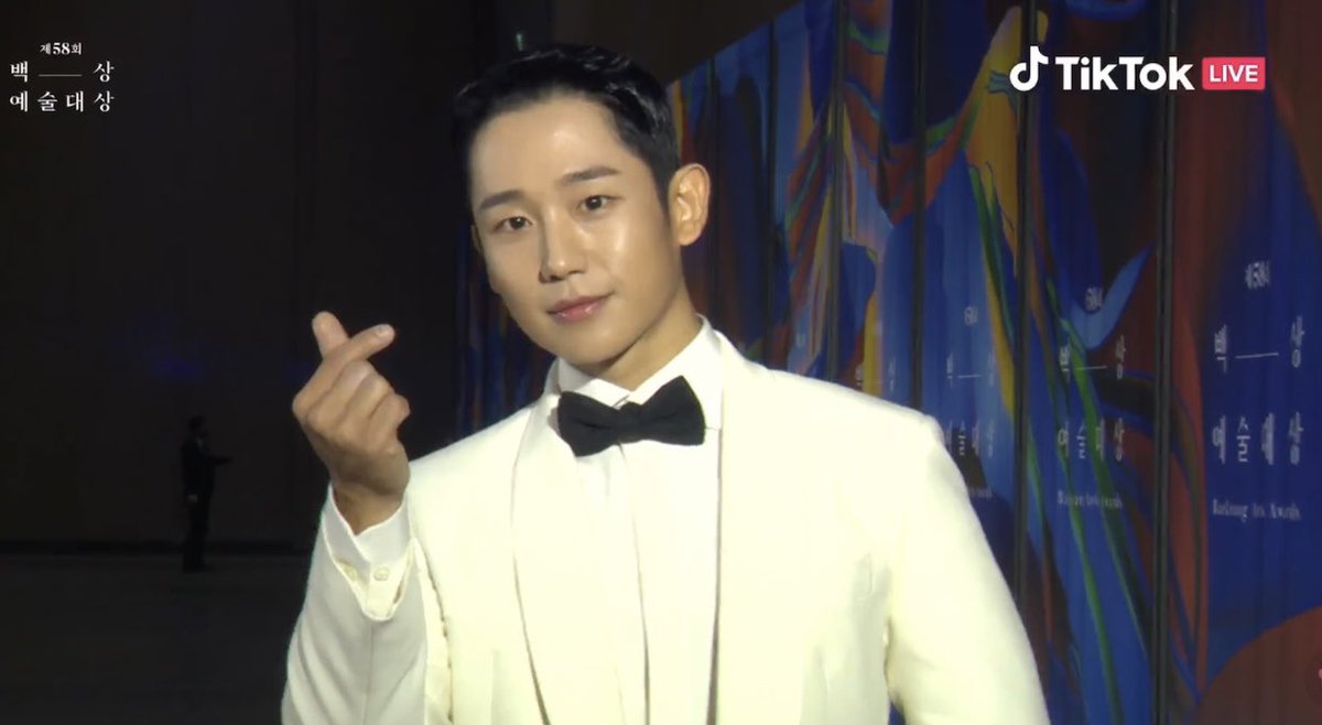 onewaywithchu's tweet photo. Haein on the red carpet for the Baeksang Awards🥰🤍

#BaeksangArtsAwards2022 #JungHaeIn https://t.co/4U4MprdLjt