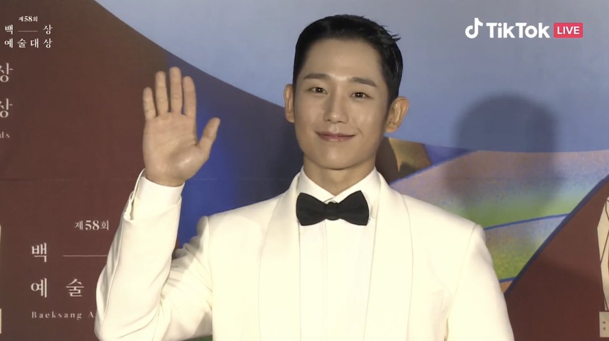 onewaywithchu's tweet photo. Haein on the red carpet for the Baeksang Awards🥰🤍

#BaeksangArtsAwards2022 #JungHaeIn https://t.co/4U4MprdLjt