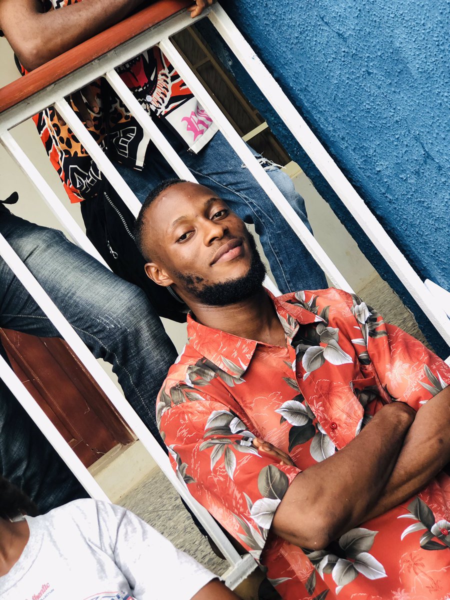 yhorngjohn's tweet photo. @tfsnaija Name: Yung john
School: Africa most beautiful campus/Oba Awon University
#OAUTwitter
#UniversityWars https://t.co/cRNLptX4oL