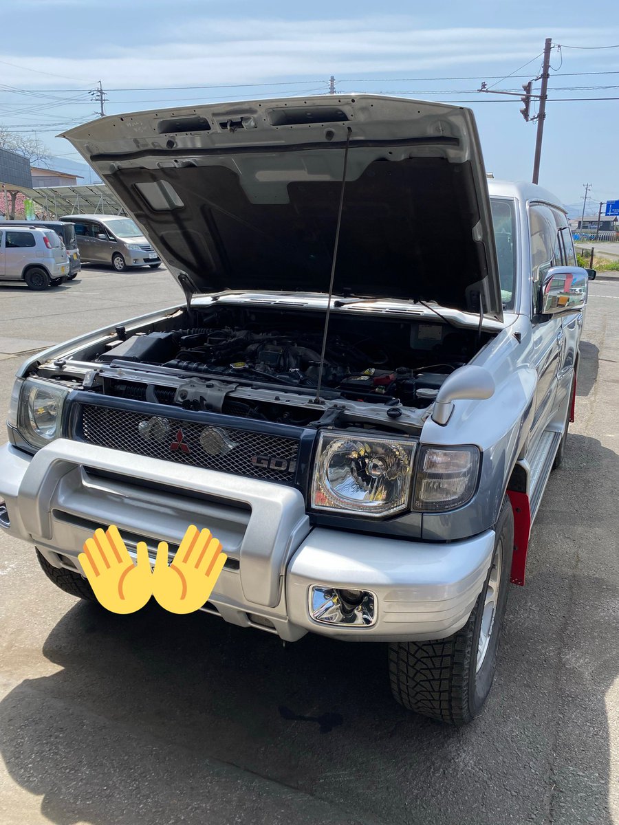 yamatoku2236's tweet photo. パジェロのプラグを交換しました!
この車のプラグは6本付いていますが、うち3本はスロットルボディの真下に付いていました🤔
スロットルボディを外し、ステーやパイプなども外したので、かなり面倒な作業でした💦
#パジェロ
#v45w
#プラグ
#スロットルボディ
#中野市
#長野 https://t.co/yineZKHmCe