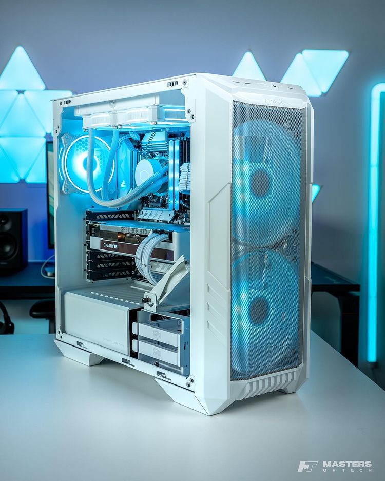 CoolerMasterGER's tweet photo. Weiß? Lieben wir!🙌
📷HAF500 | Masters of Tech
#CoolerMaster #MakeItYours #HAF500 #HAF #TGIF https://t.co/wJp6R9mXVU