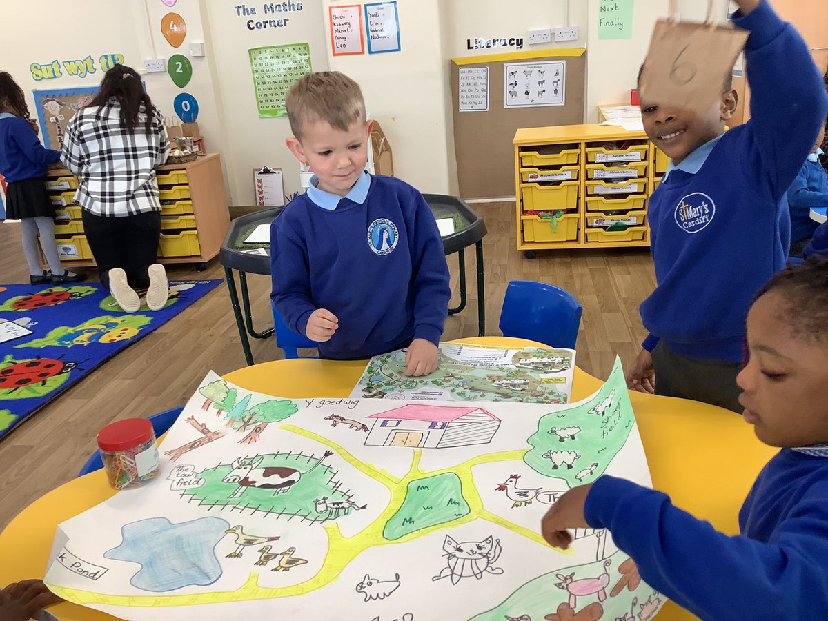 StMarysCF11Rec's tweet photo. We have been following and asking two step instructions using a map of the farm. https://t.co/ta725O88DN