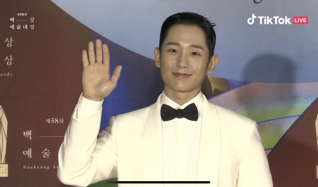 HaeinMari's tweet photo. Dashing, handsome, gorgeous!!!

58th Baeksang with Haein
#DPerfectActorJungHaeIn 
#BaeksangArtsAwards2022
#정해인 #JUNGHAEIN https://t.co/tNv0SFoYAb