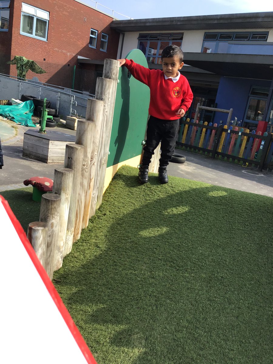 LapagePrimary's tweet photo. Children in EYFS have been making the most of the weather through outdoor play. https://t.co/ML8GnC8MaP