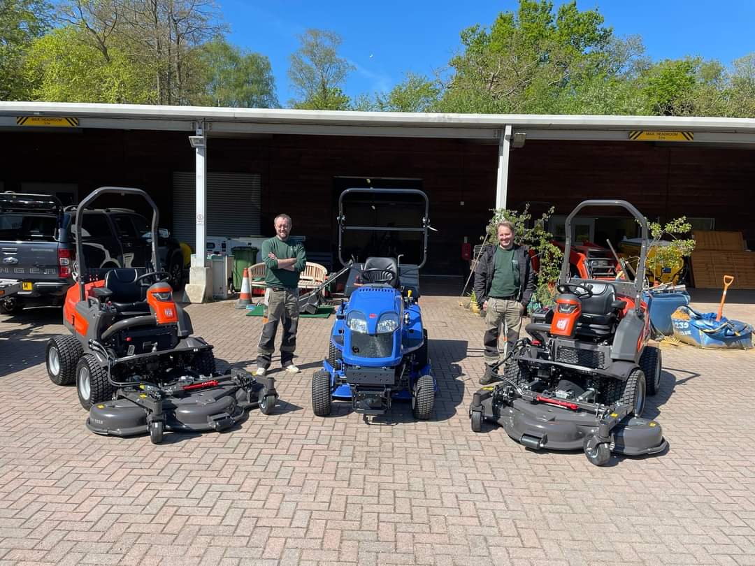 iseki_uk's tweet photo. Ready for the weekend ☀️ ? These customers have recently taken delivery of their new machines and will no doubt be out and about using them in the springtime heatwave predicted over the next week or so! Enjoy you're weekend!
@SharrocksLtd @RTMACHINERYLTD @mkmagri @chandlersfe https://t.co/4brF5x0jKO