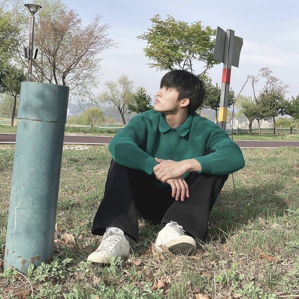 jengowoo's tweet photo. As I make friends with all things in nature, I’ll offer up some photographs again, it is like fighting under the sun. Everything here seemed to be in tune, including myself who is dressed casually in green. Of course, I’ll make you a new offer if you are interested in joining me. https://t.co/OWplEE07ct